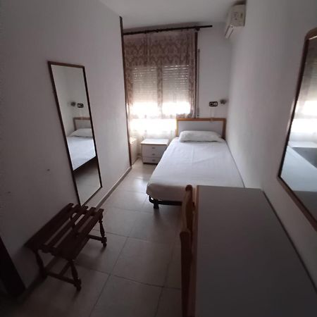 Hostal Lizana 2 Уэска Экстерьер фото