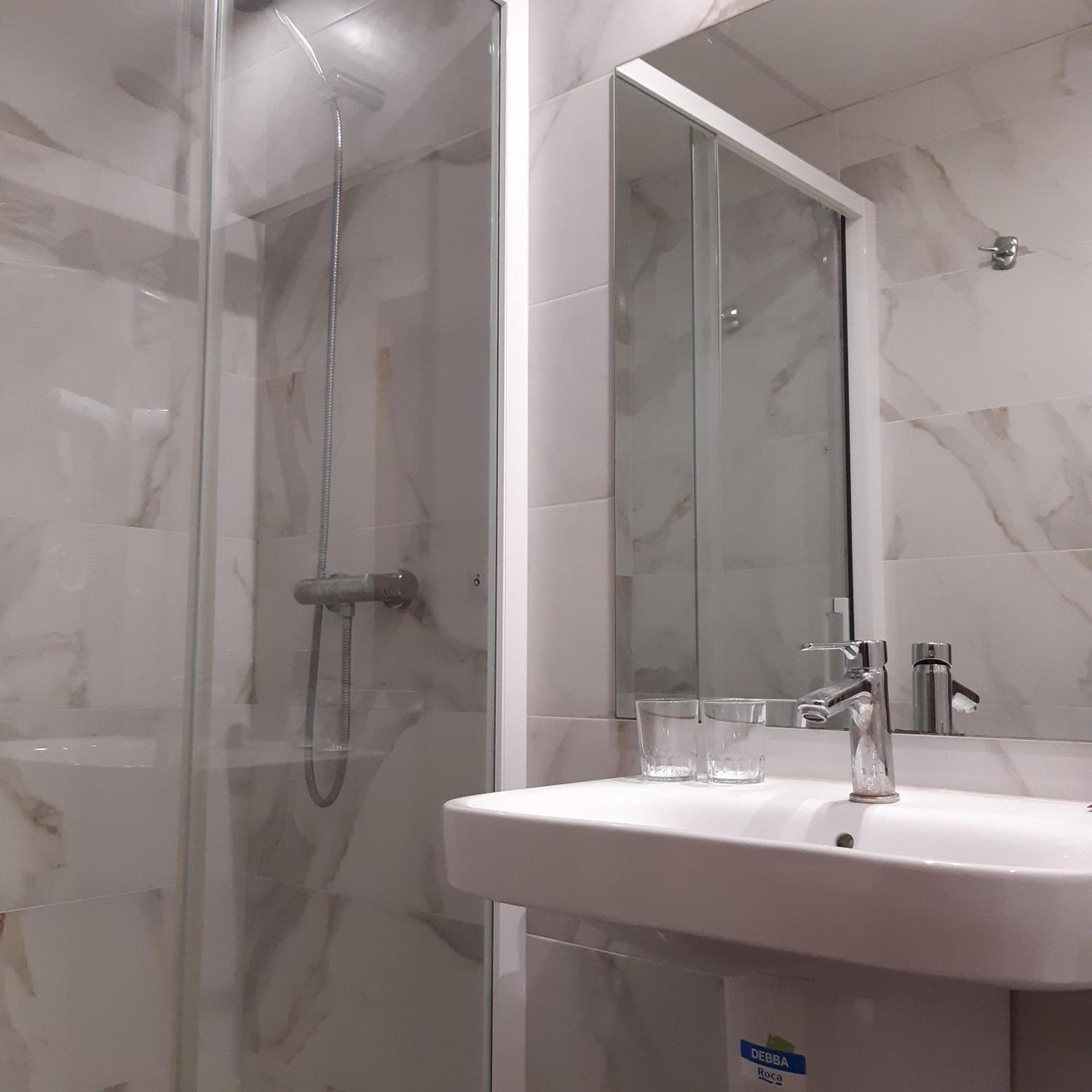 Hostal Lizana 2 Уэска Экстерьер фото