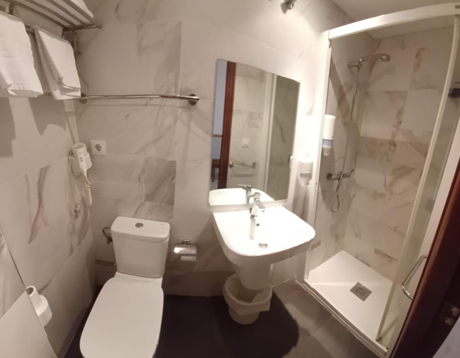 Hostal Lizana 2 Уэска Экстерьер фото
